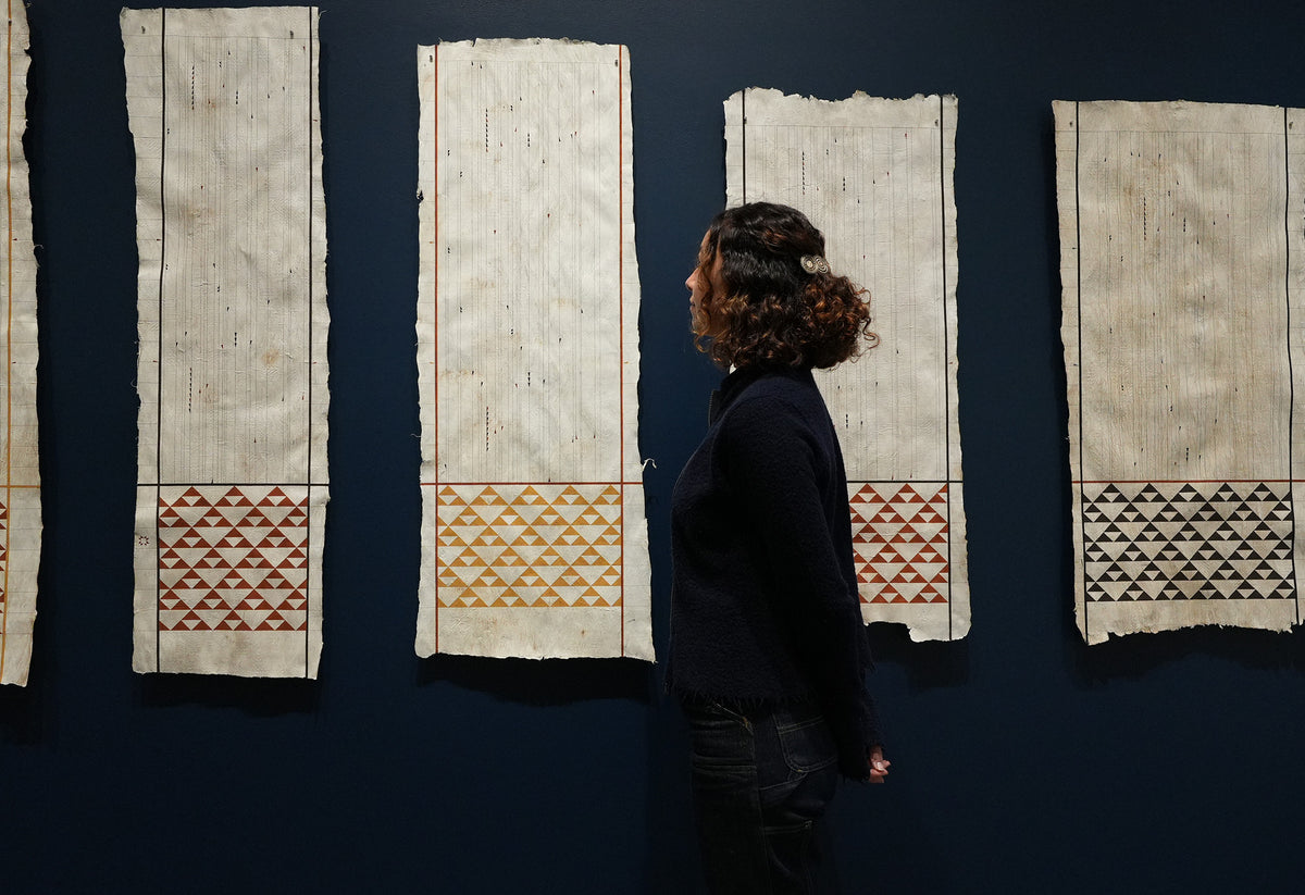 Nikau Hindin and Naminapu Maymuru-White | COSMOLOGIES exhibition photo