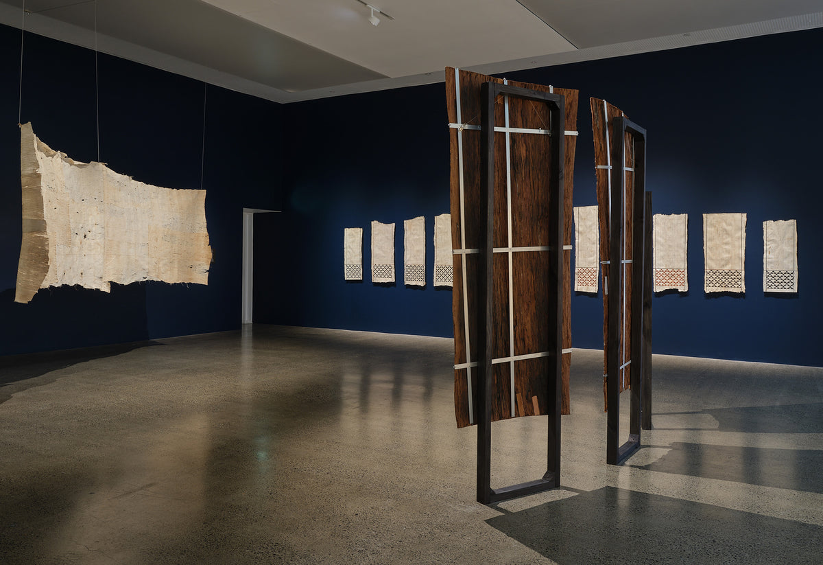 Nikau Hindin and Naminapu Maymuru-White | COSMOLOGIES exhibition photo