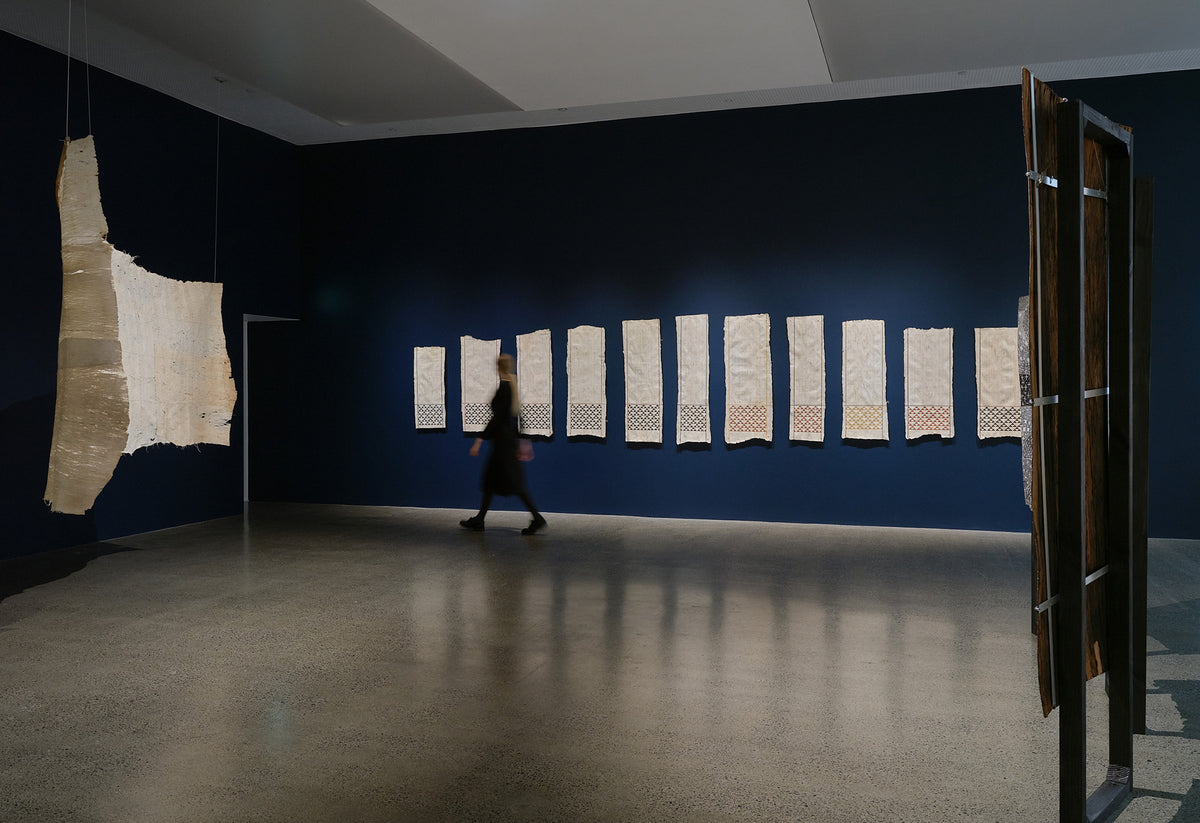 Nikau Hindin and Naminapu Maymuru-White | COSMOLOGIES exhibition photo