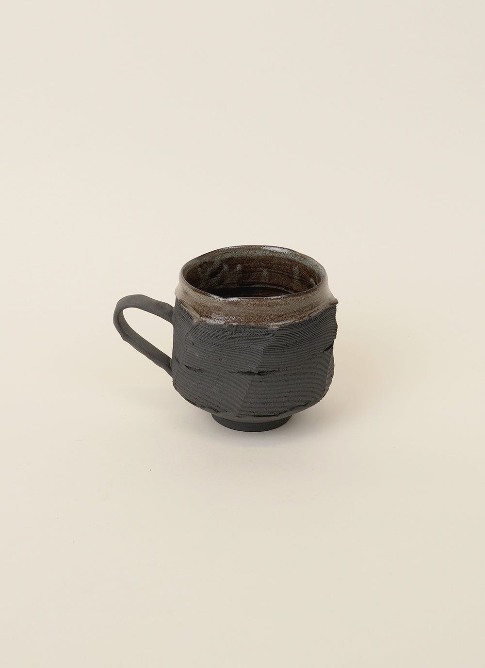 Jino Jeong Black Waves Cup