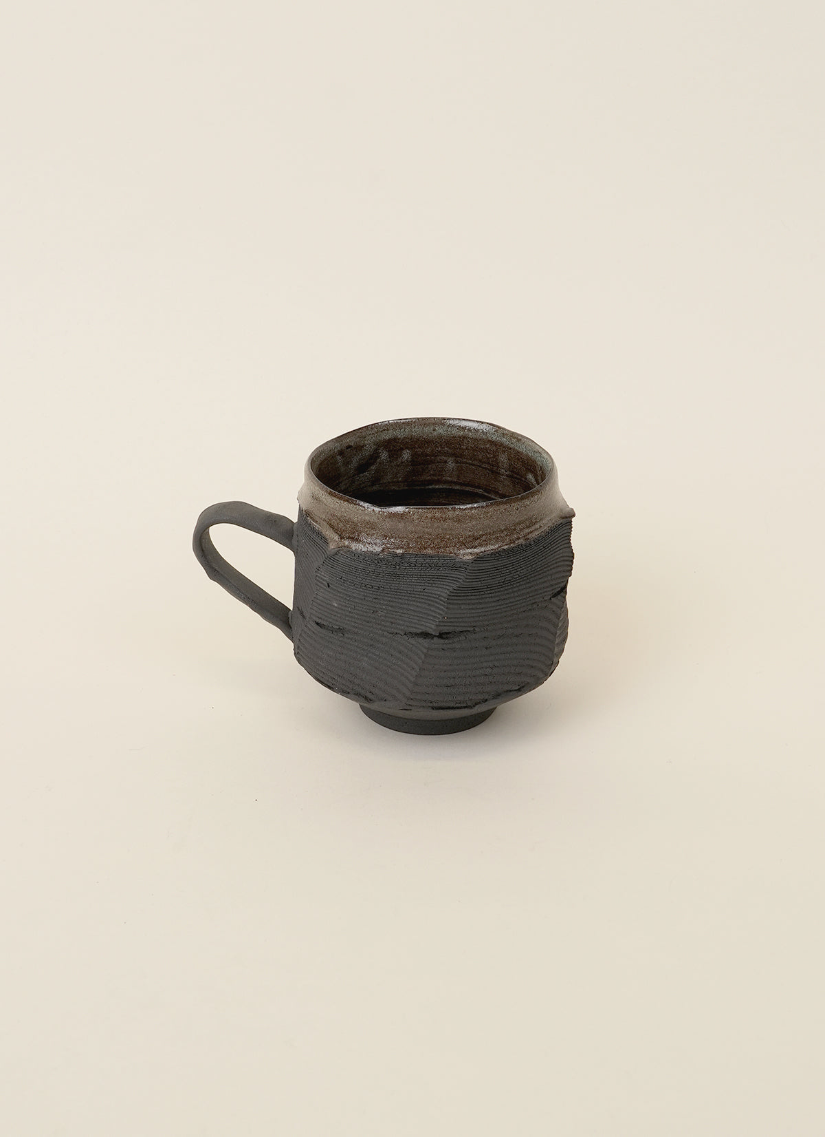 Jino Jeong Black Waves Cup