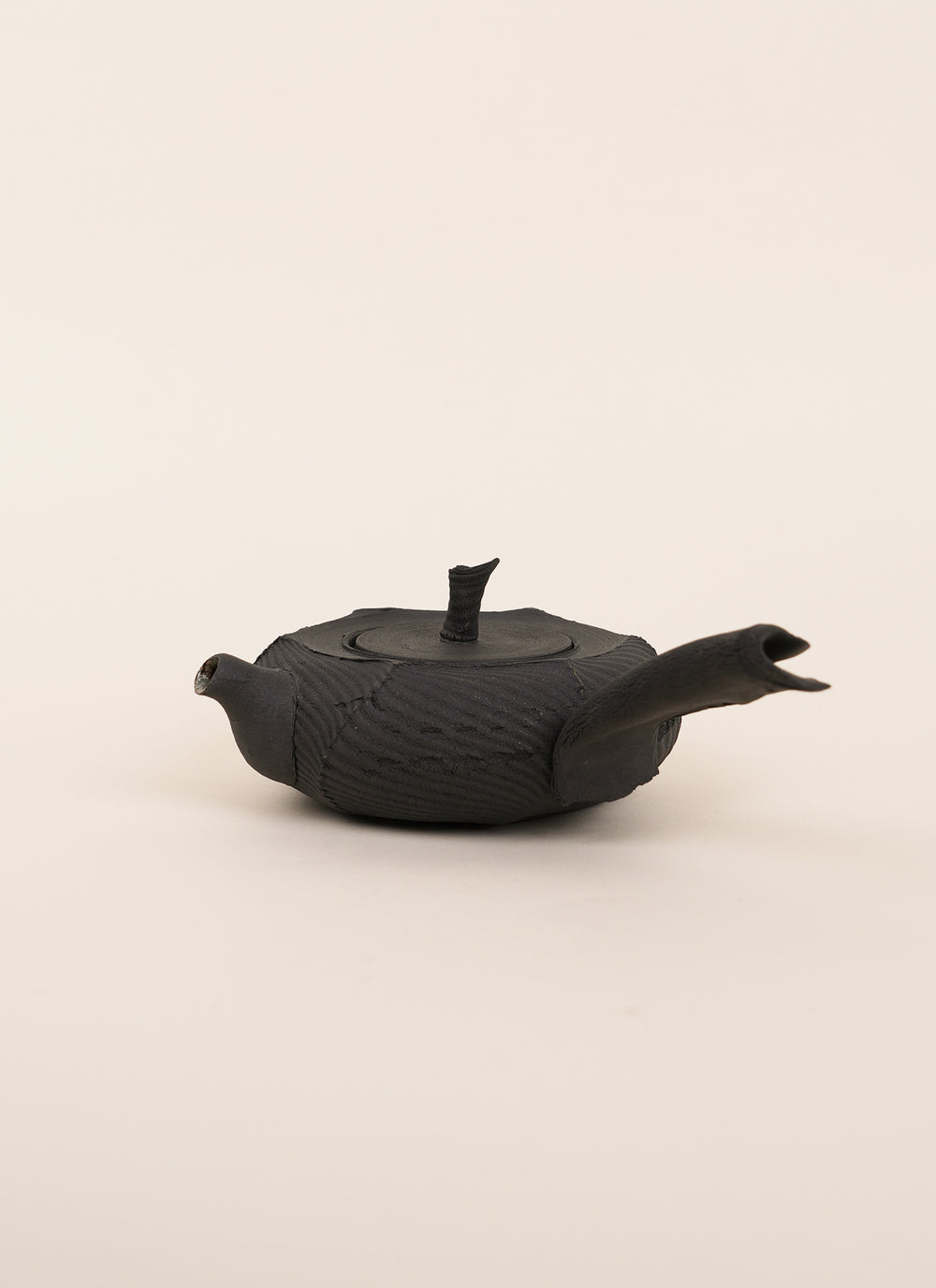 Jino Jeong Black Wave Teapot